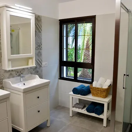 Villa - Unique With Heated Pool Fátaga