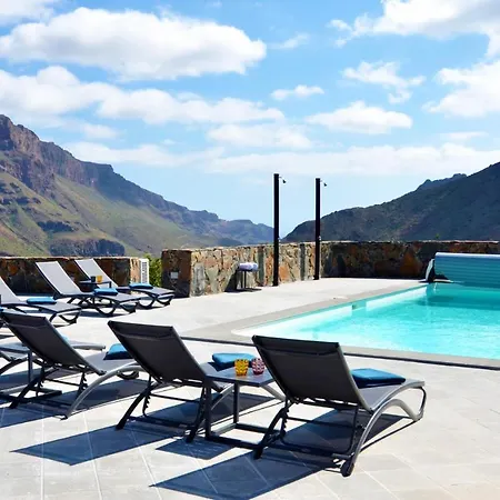 Villa - Unique With Heated Pool Fátaga