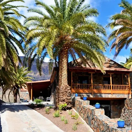 Villa - Unique With Heated Pool Fátaga
