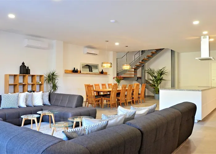 - Unique With Heated Pool Villa *