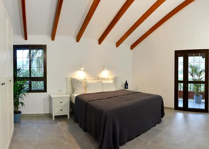 Villa - Unique With Heated Pool Fátaga